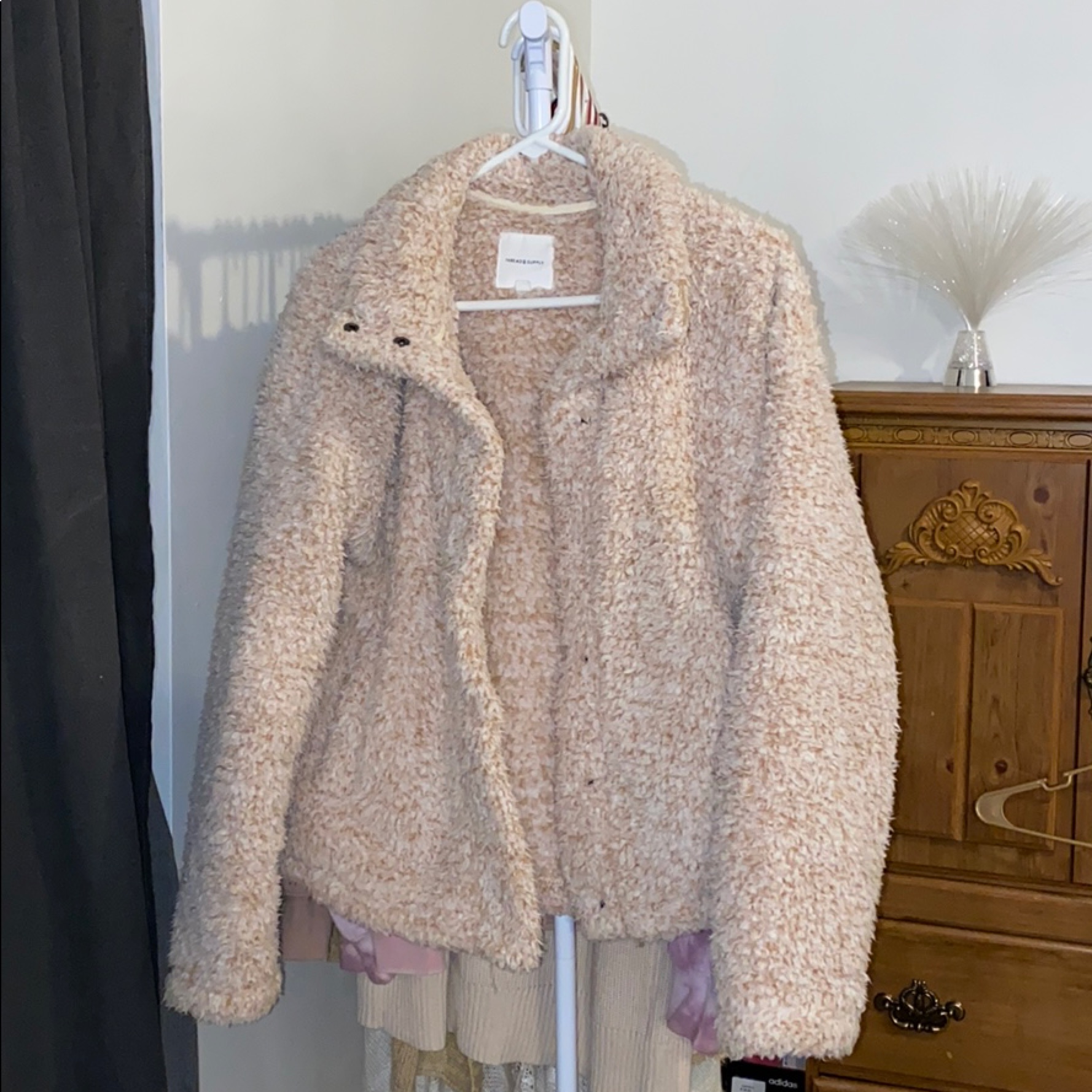 Comfy Warm  Fluffy Coat Brand Thread  Supply